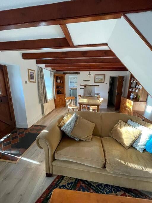 Traditional Stone Cottage In Heart Of The Village Llangwm  Esterno foto