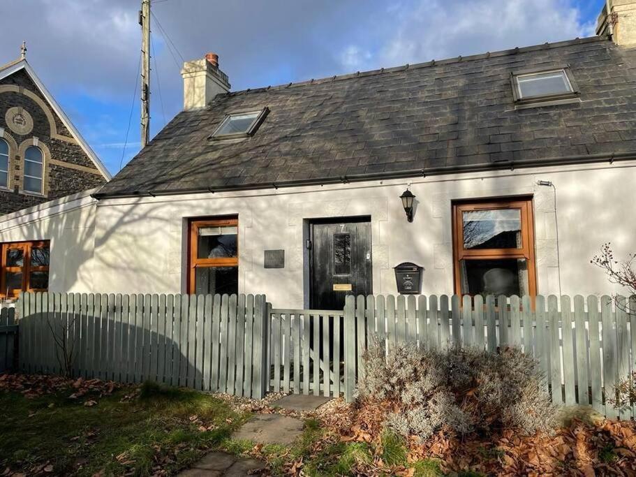 Traditional Stone Cottage In Heart Of The Village Llangwm  Esterno foto